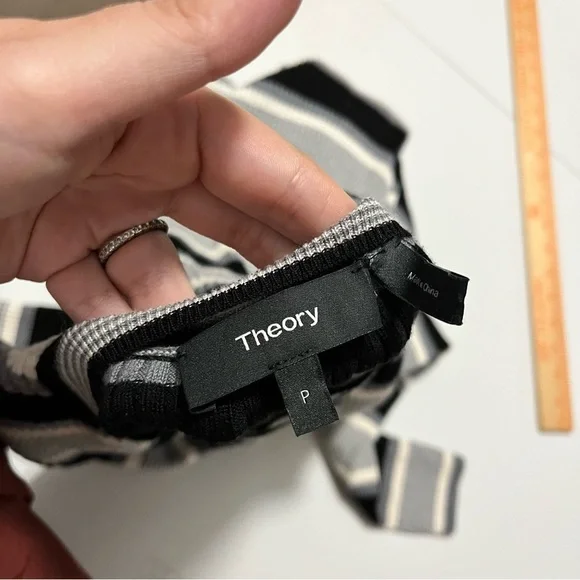 Theory Single Stripe Black Ivory Empire Wool Midi Sweater Dress Size P US XS I - Picture 4 of 7